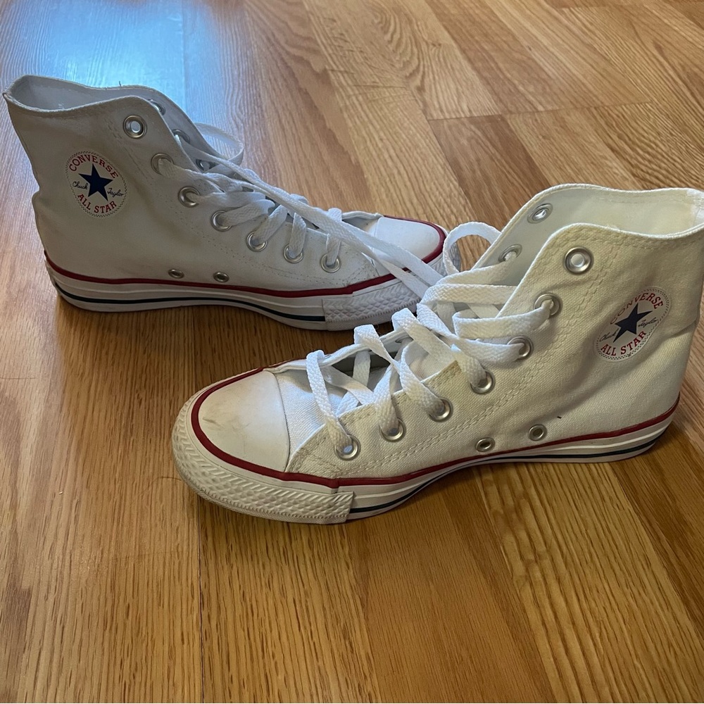 White converse sneakers